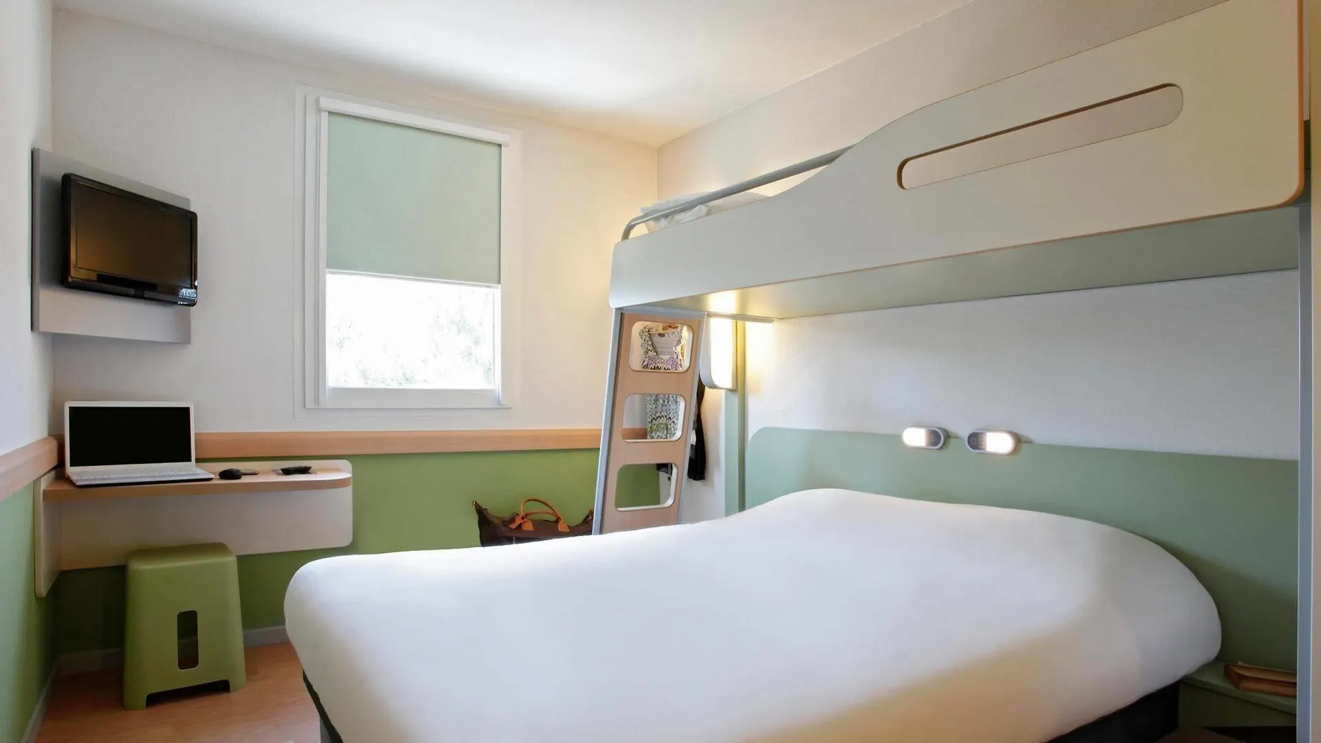 Logis Hotel De Port D'Alon - St Cyr Sur Mer Saint-Cyr-sur-Mer 2*,  France