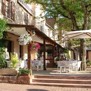 https://auberge-aux-portes-de-conques.midi-pyreneeshotels.com